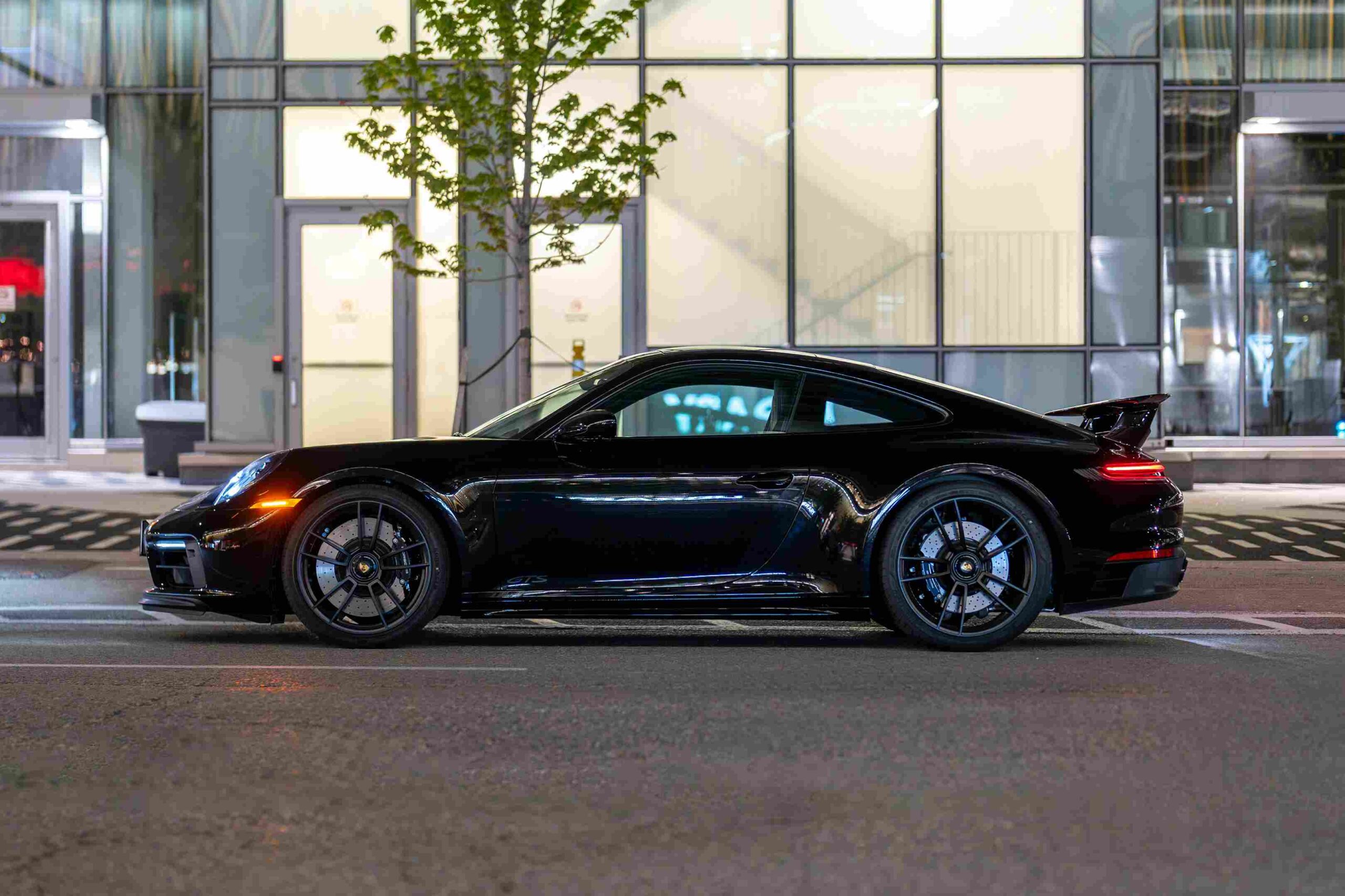 Why Choose Monthly Car Rental Dubai?